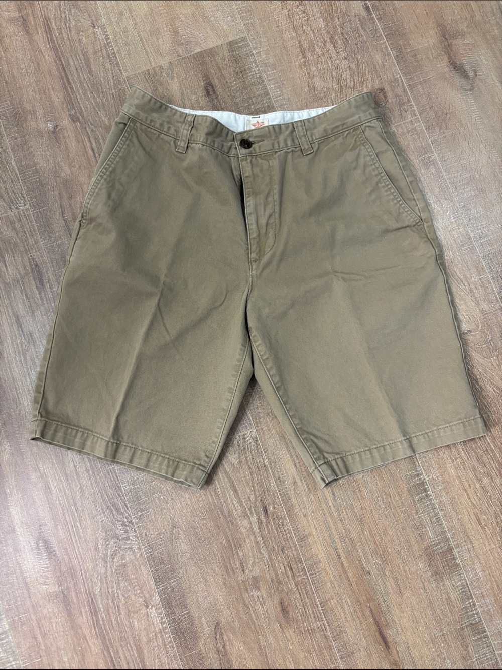 Dockers Men's khaki Flat-Front Chino Shorts
